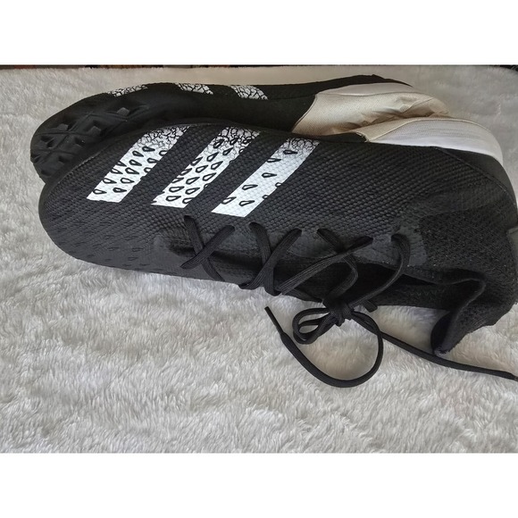 Athletic_Shoes